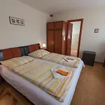 Marina Panzio Πανσιόν 3*