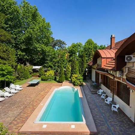 Marina Panzio Maison d'hôtes Siófok