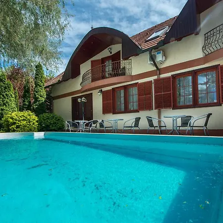 招待所 海港旅馆 3*