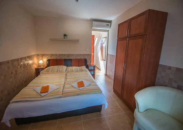 Marina Panzio Pensionat Siófok